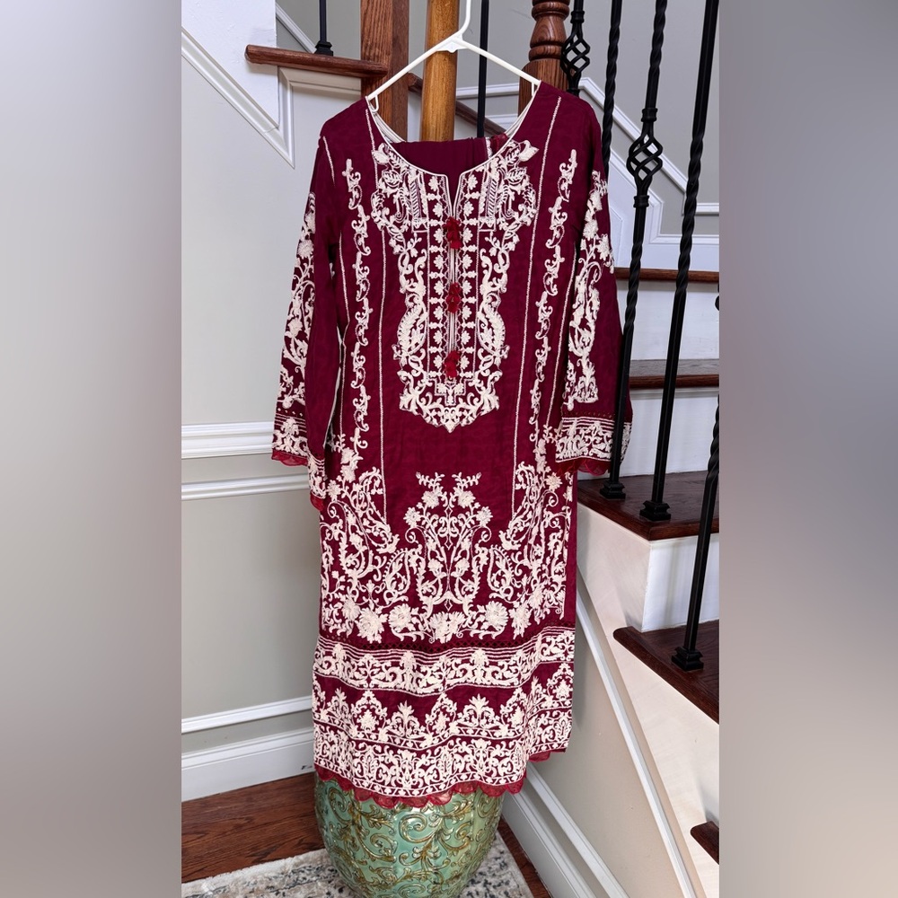 Red and White Maxi Dress with 3/4 Sleeves and Scoop Neck